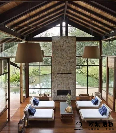 落地窗和木地板的結合！