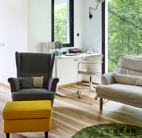 一不小心，地板成了別有“洞天”